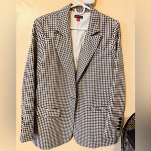 Classic Black and Tan Checkered Blazer